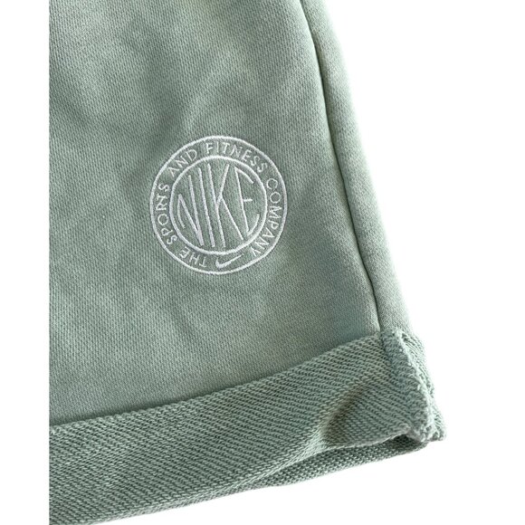 Nike‎ NSW Fleece Tech Shorts Green Women S Standard Fit Roll Up Pockets DN4956 - Picture 5 of 13